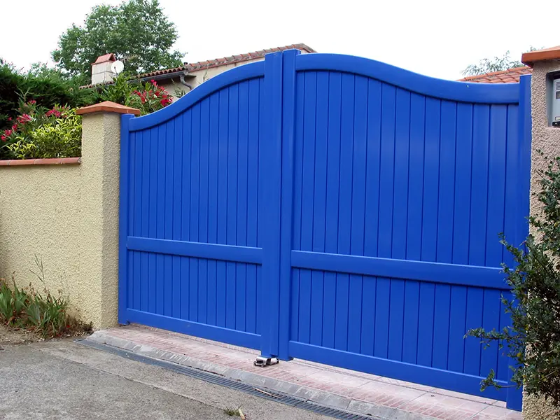 Exemple de l'installation d'un portail classique en forme chapeau de gendarme